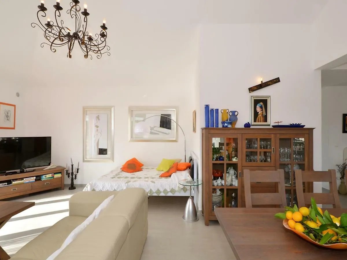 Dondras Residence Trogir 0*,