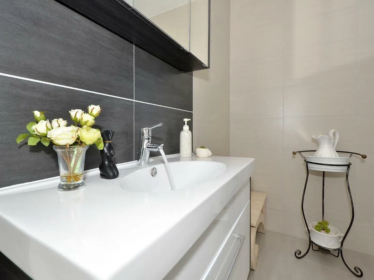 Dondras Residence Trogir