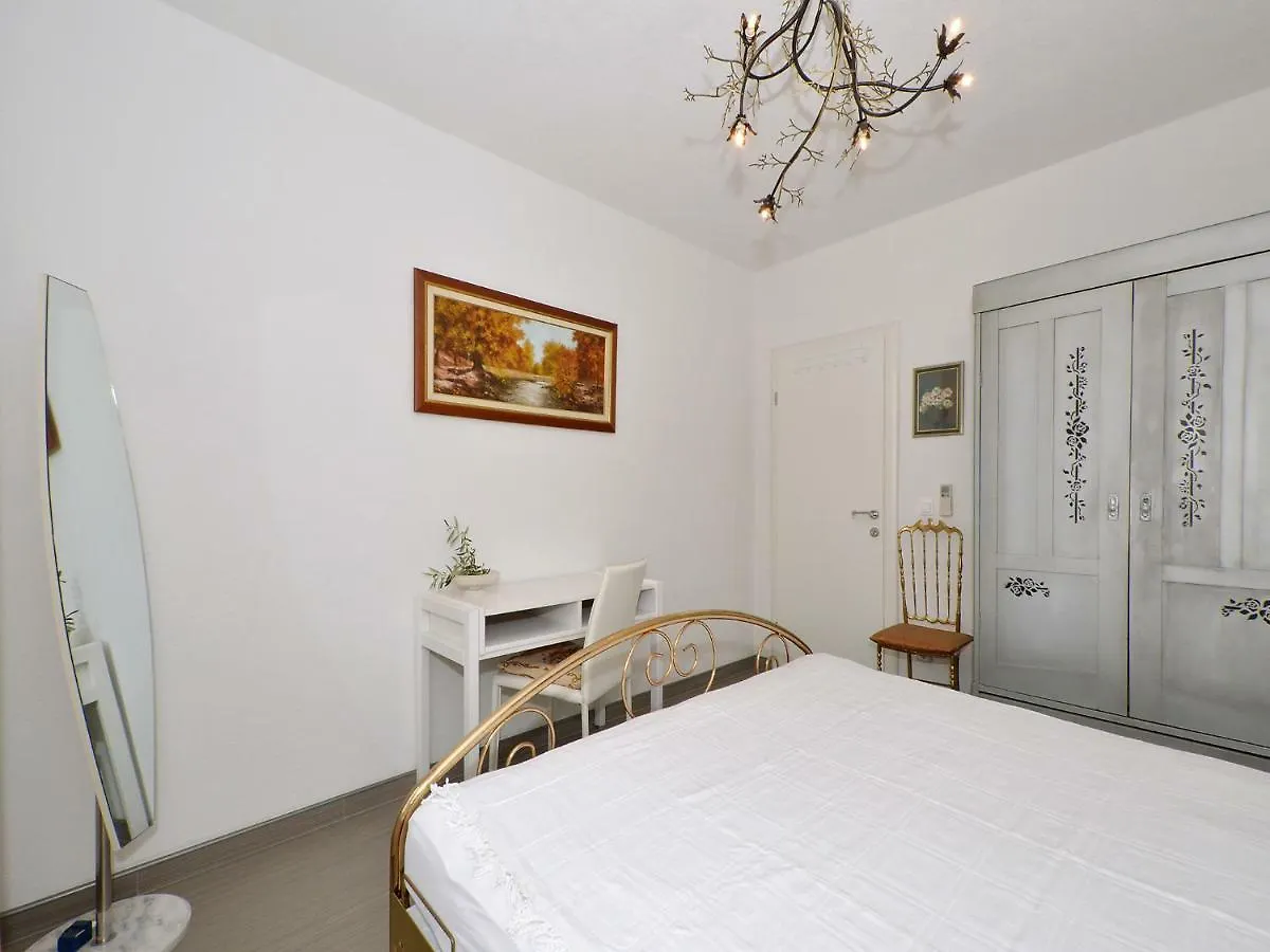 Apartment Dondras Residence Trogir