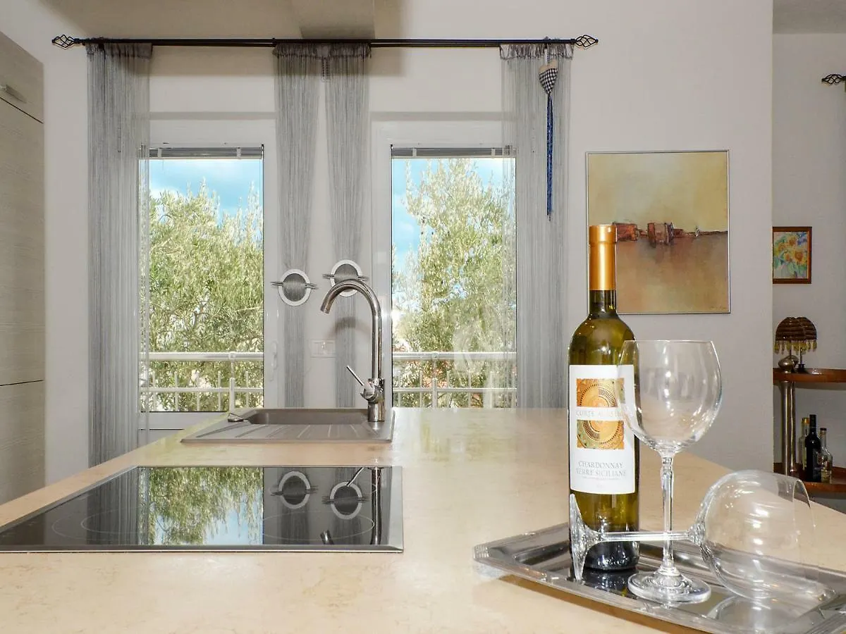 Dondras Residence Trogir 0*,