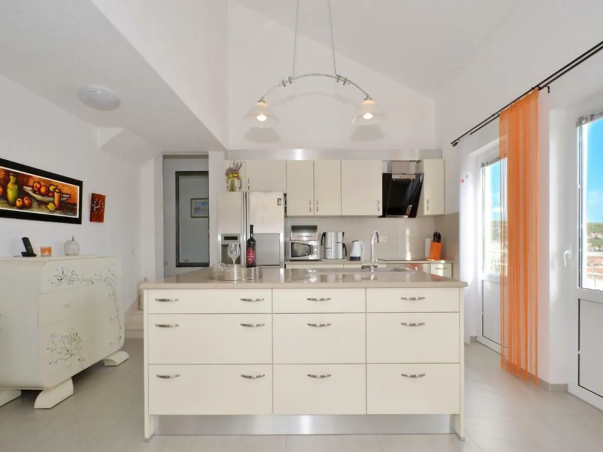Dondras Residence Trogir 0*,