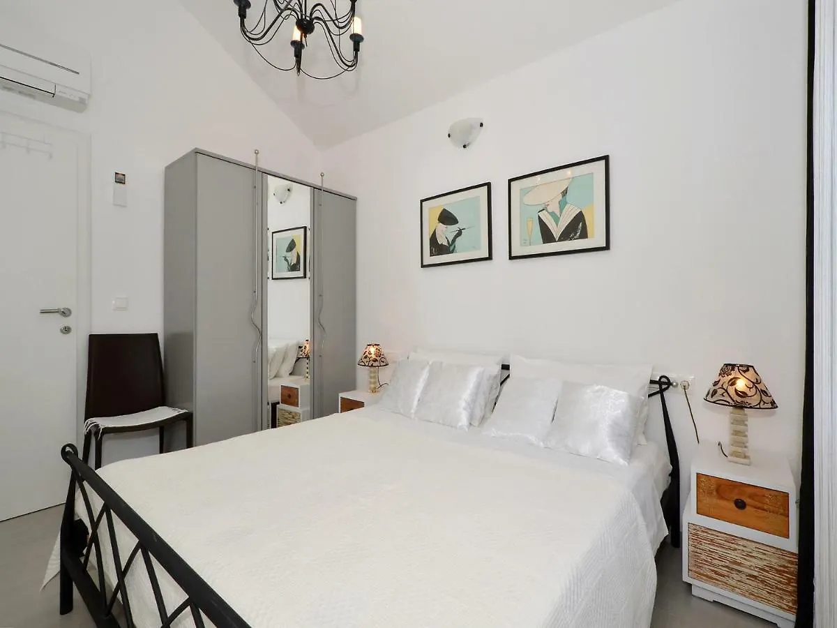 Dondras Residence Trogir 0*,  Croatia