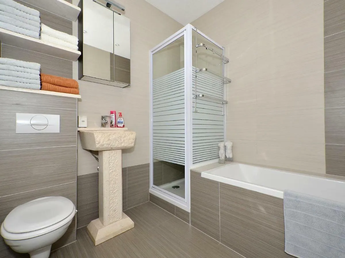 Dondras Residence Trogir 0*,  Kroatien