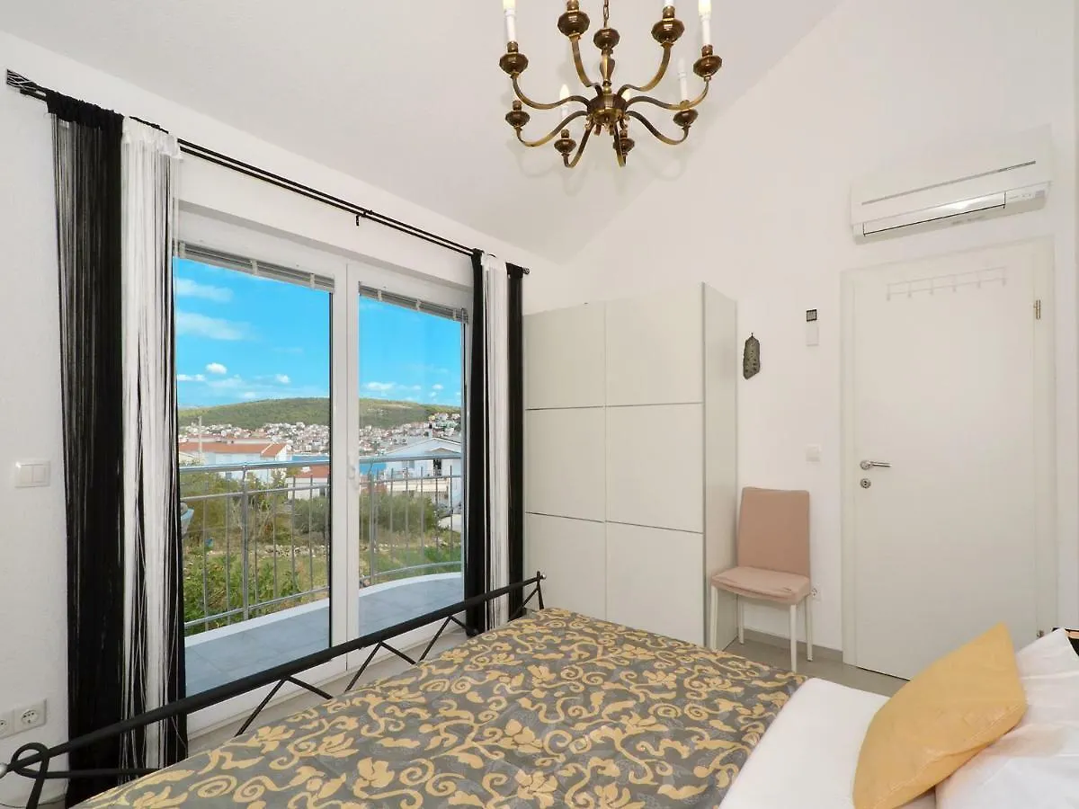Dondras Residence Trogir 0*,