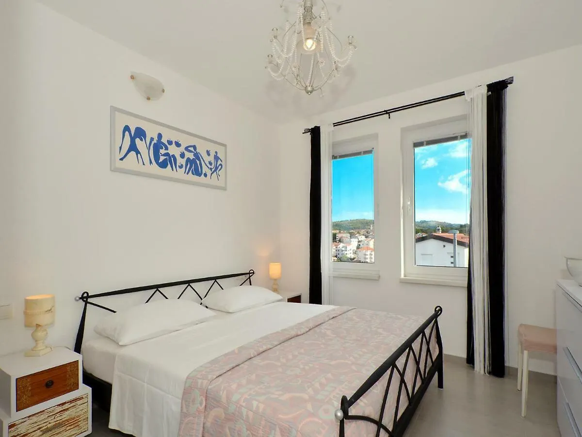 Dondras Residence Trogir Lägenhet